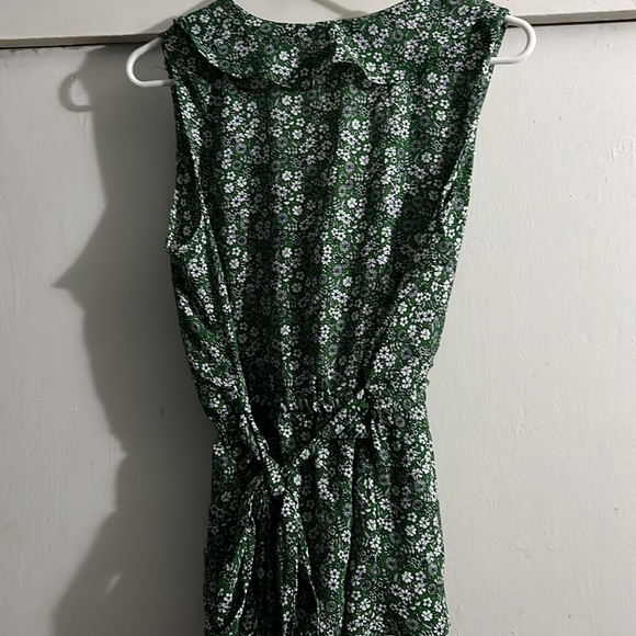 New with tags max studio green with flowers sleeveless top - Picture 3 of 4